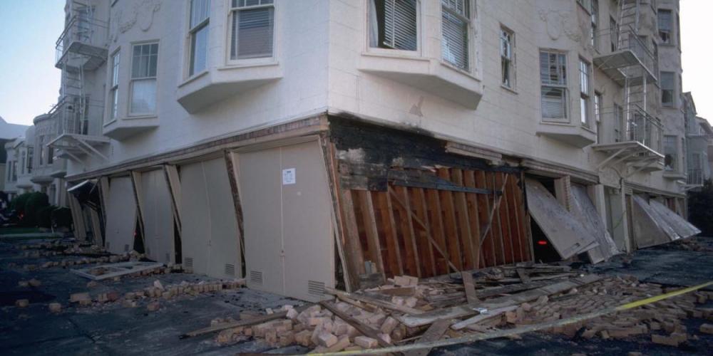 Soft Story collapse in the SF Marina district from 1989 Loma Prieta earthquake